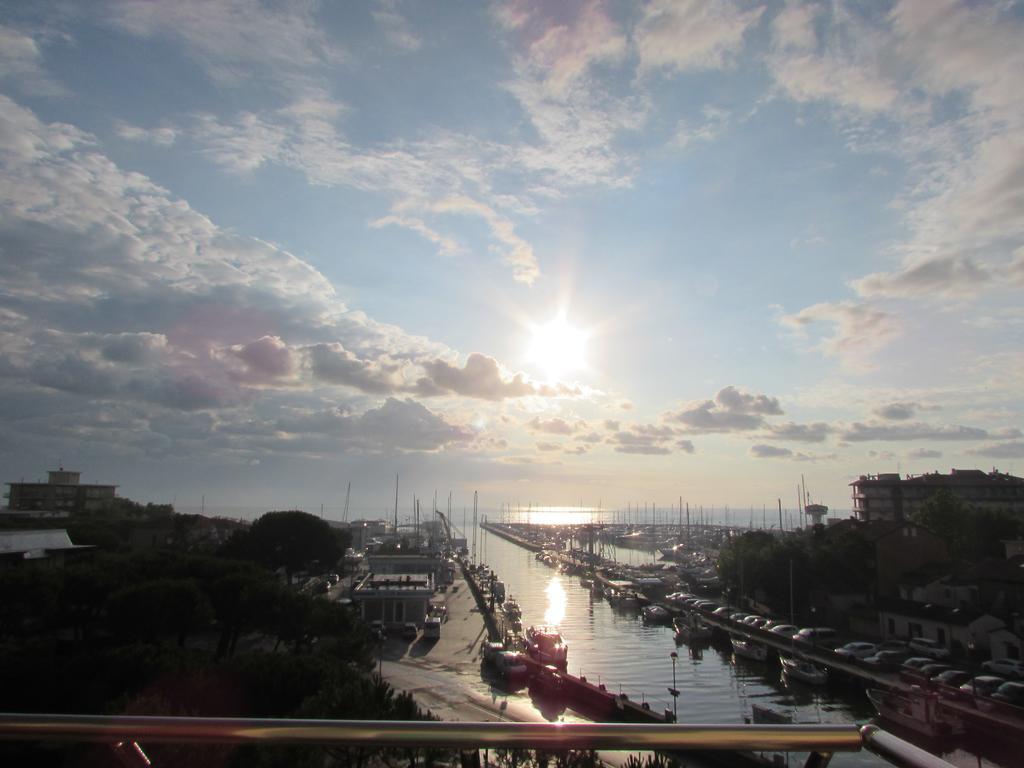 Hotel Franca Milano Marittima Exterior foto
